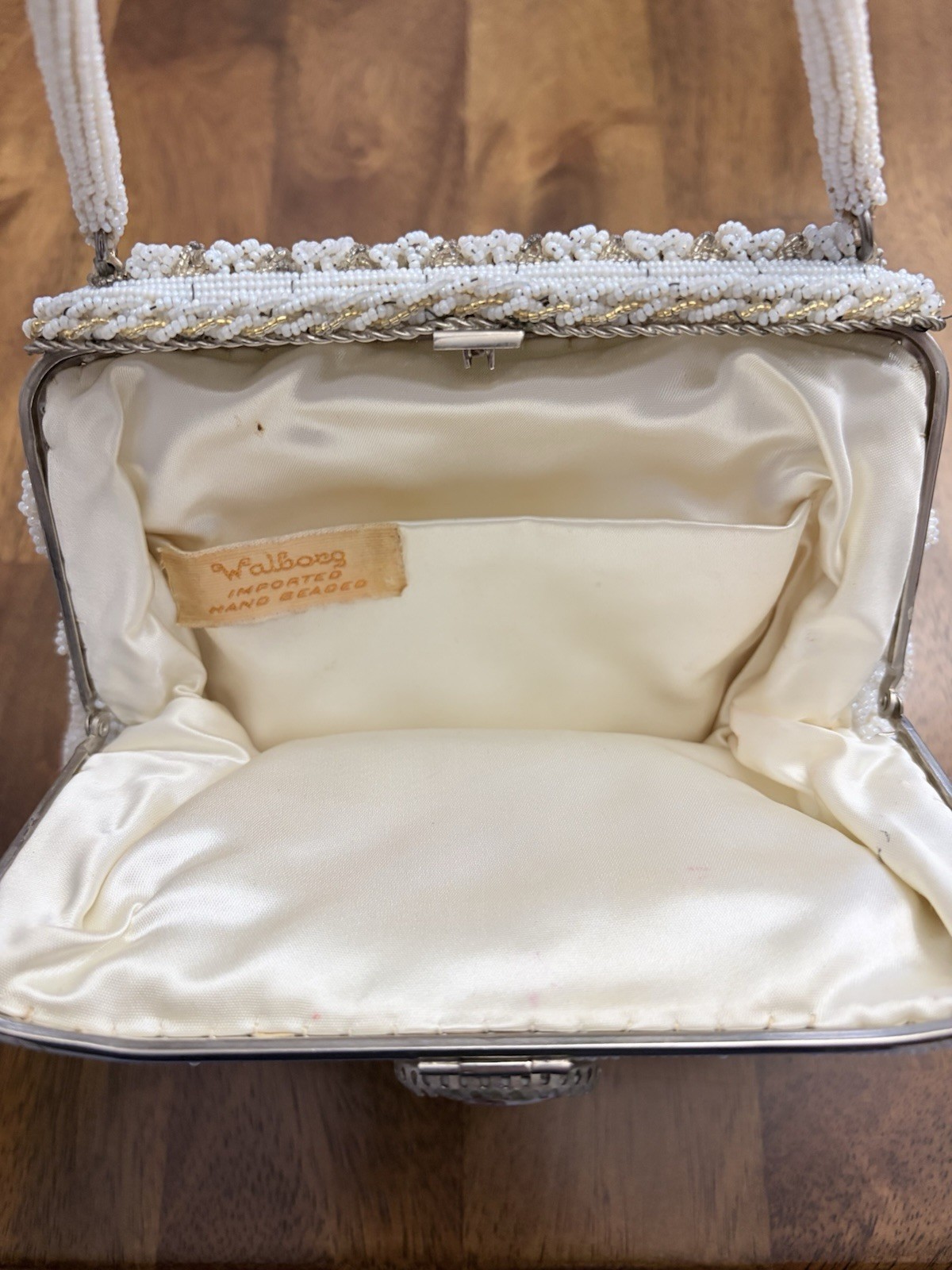 Walborg White Hand Beaded Floral Top Handle Bag Kiss Lock Silver Hardware Lined
