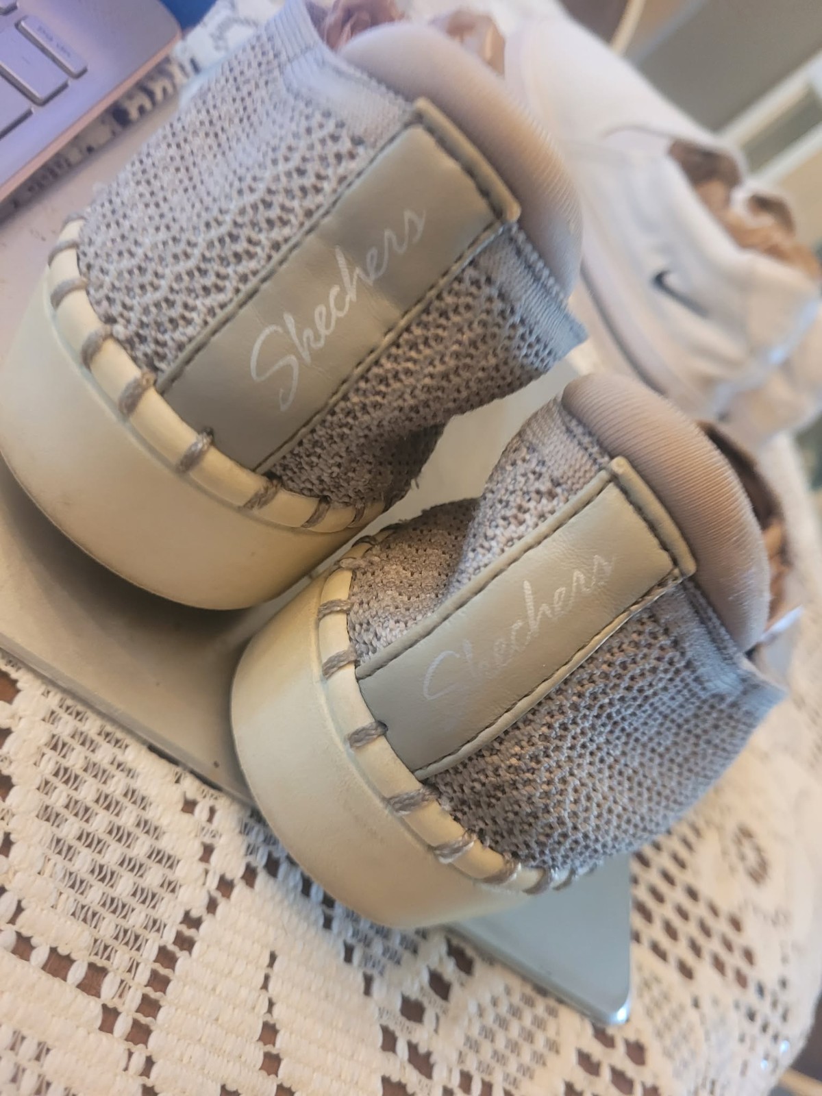 Skechers Air-Cooled Memory Foam Relaxed Fit Slip-On Knit Sneakers Size 6.5 tan
