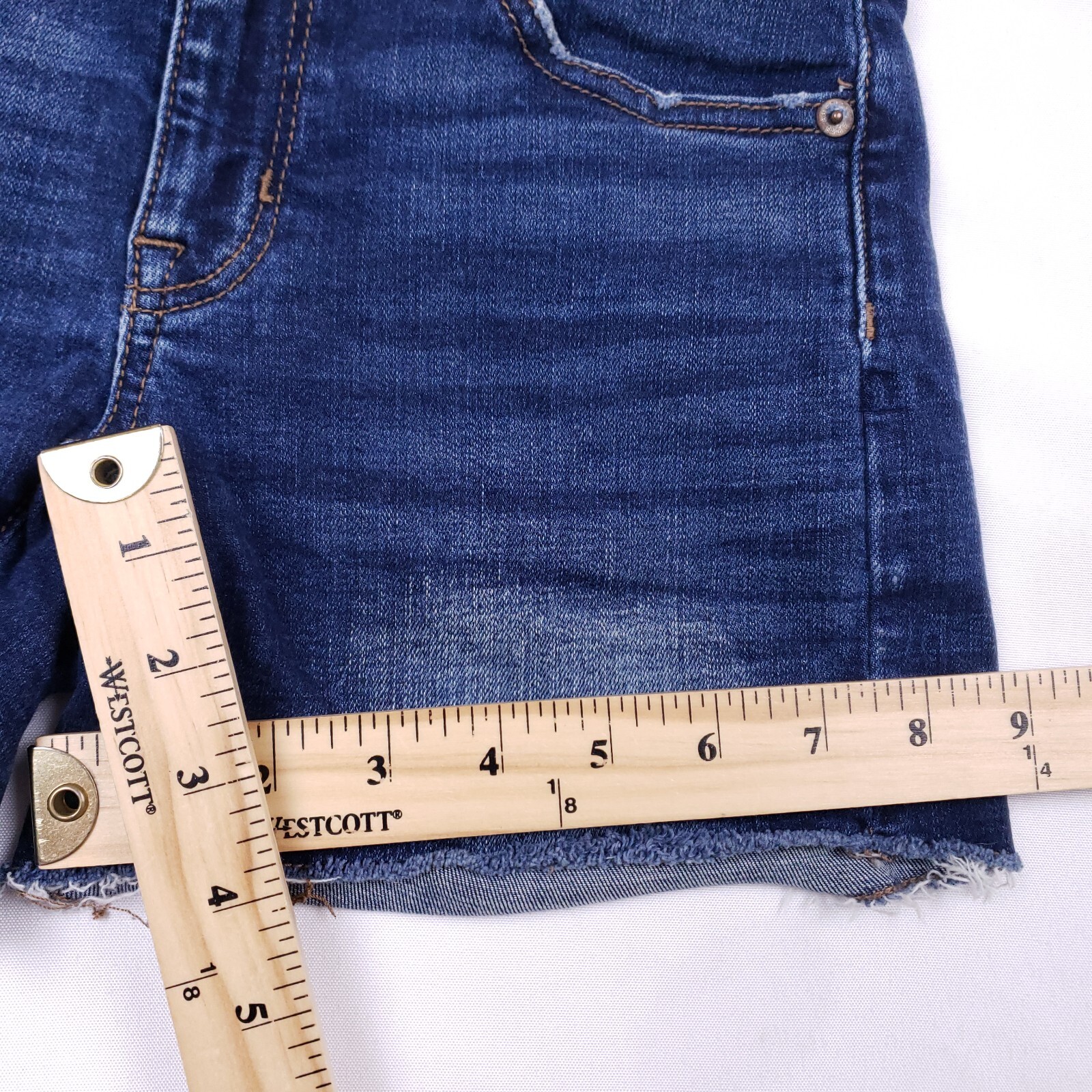 American Eagle Shortie Denim Shorts 26 in Blue Frayed Hem Coastal Cowgirl Chic