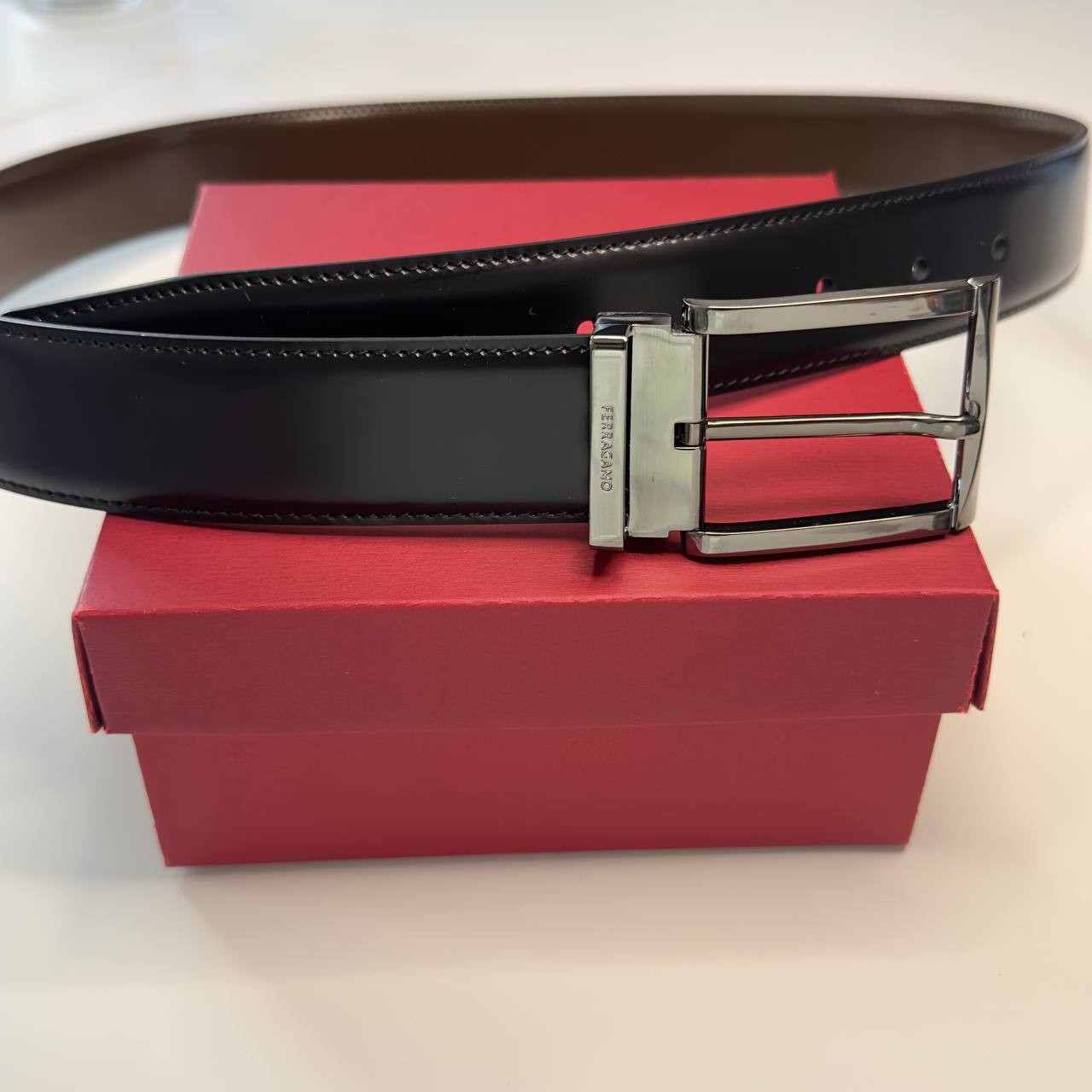 AUTHENTIC Salvatore Ferragamo reversible leather belt black and brown strap