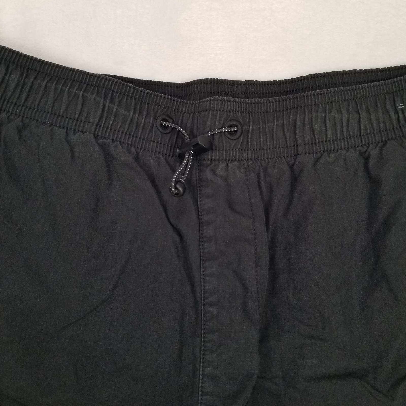 RVCA Men’s Black Hybrid Swim Athletic Shorts Size Medium Zipper Pockets Casual