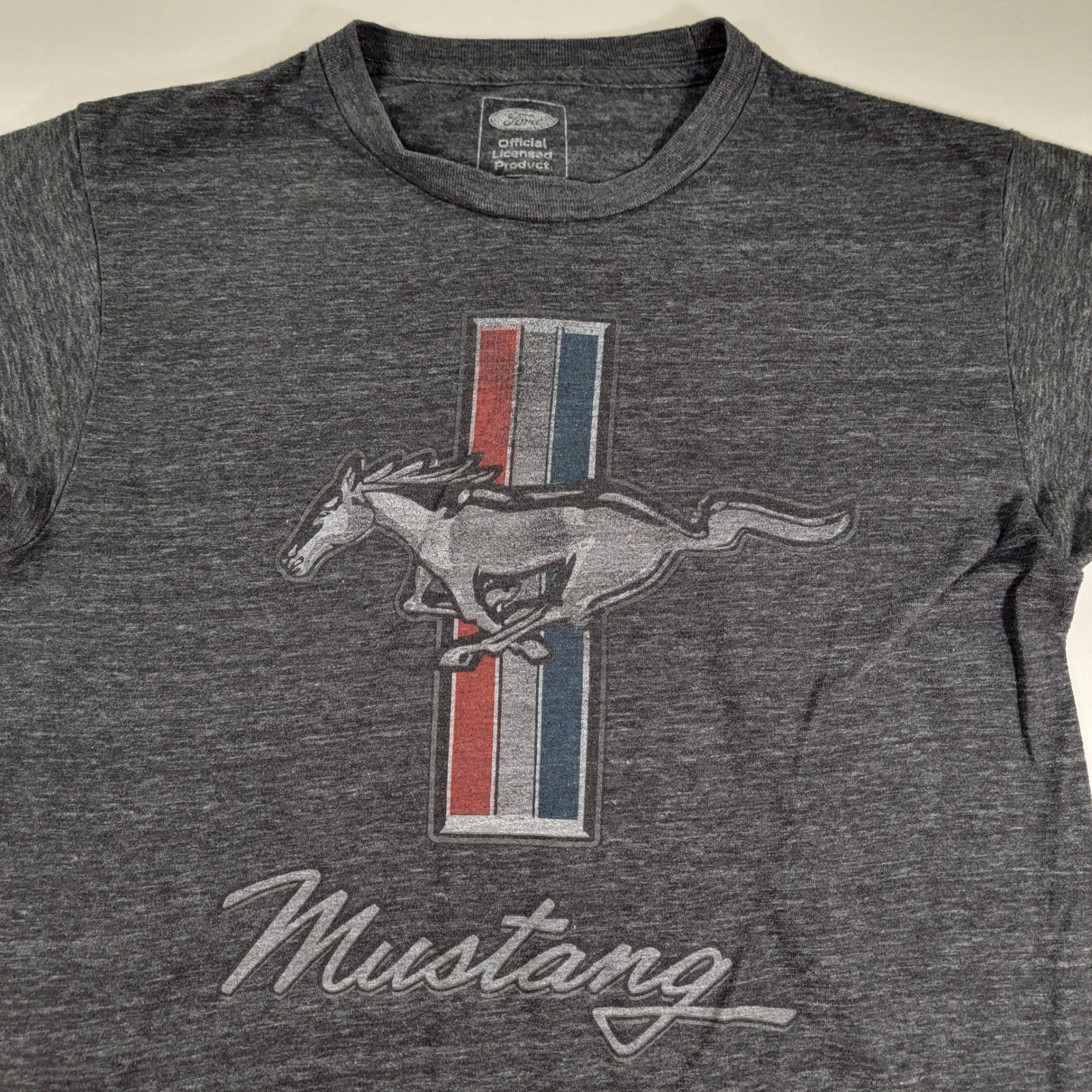 Ford Mustang Graphic T-Shirt Mens Medium Charcoal Gray Heather Pony Logo Tee