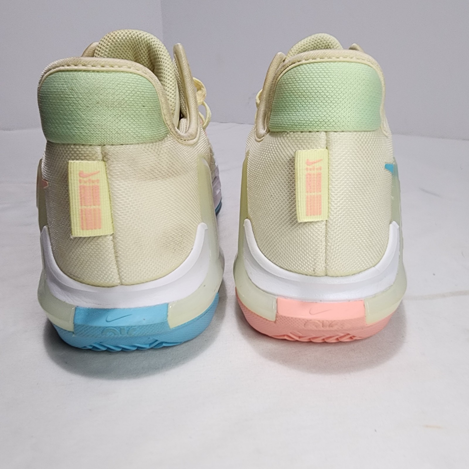 RARE Nike LEBRON JAMES Witness 6 EASTER Basketball Sz 10 Shoes CZ4052-103 – EUC