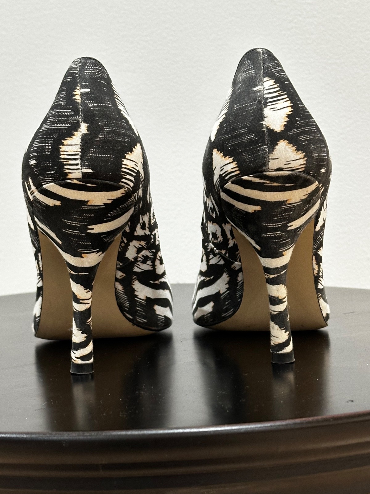 Joan & David Shoes – Fun and fashionable design. Open toe pump.