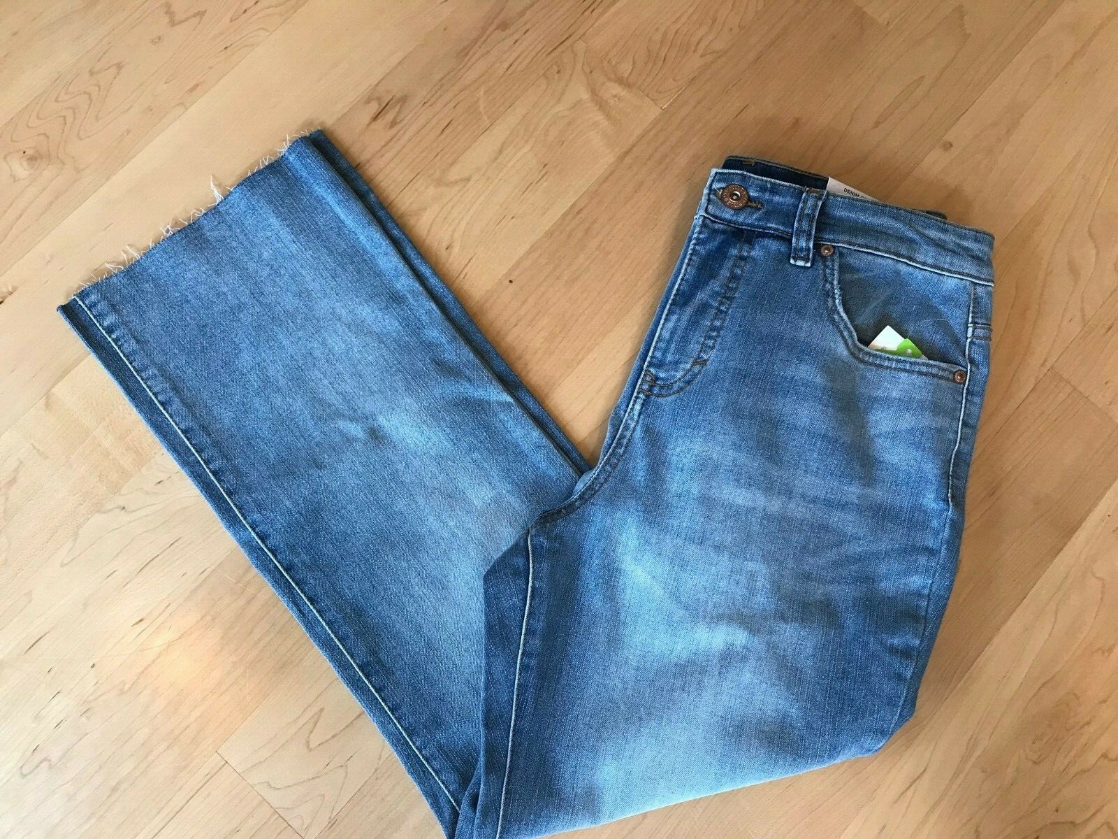 Style & Co Womens Straight Crop Mid Rise Crop Jeans Size:8 Color: Daylight Wash