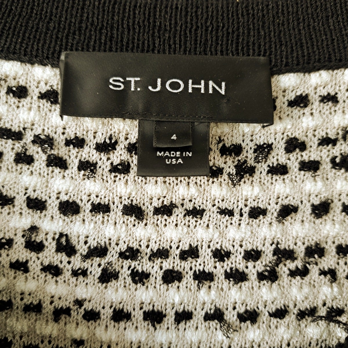 ST. JOHN Knit Ribbon Tweed Jacket Size 4 Zip Front Ivory Black Collarless Blazer