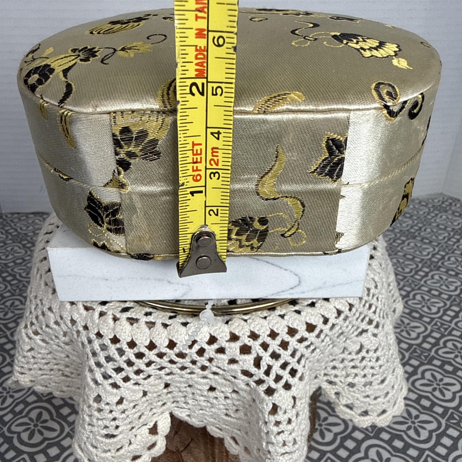 Vintage Embroidered Cream Silk Box Evening Bag, Rare Fashion Gift. See Pictures.