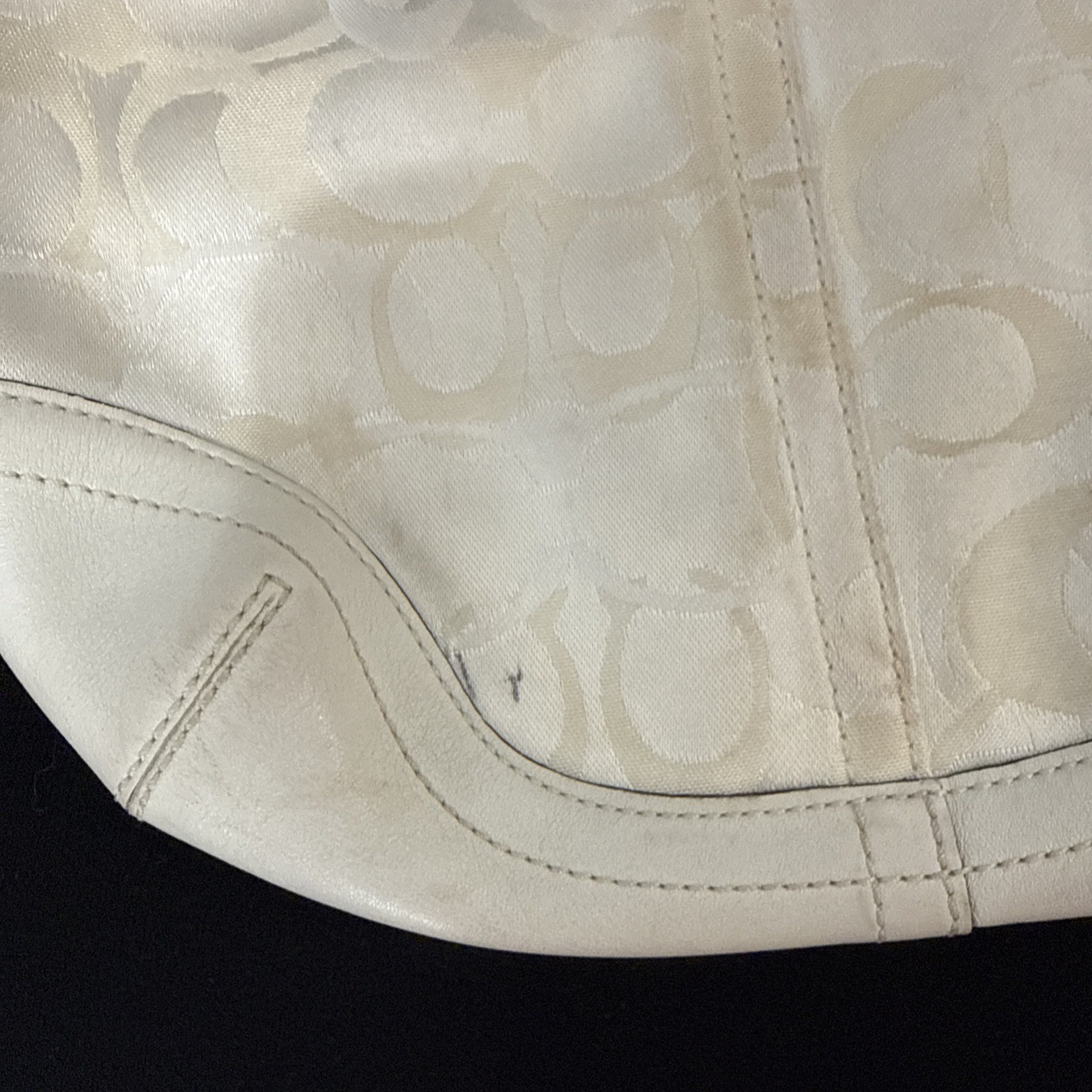 VTG Limited Edition Coach Optic Signature C Hobo Shoulder Bag Y2K White Tan 1850