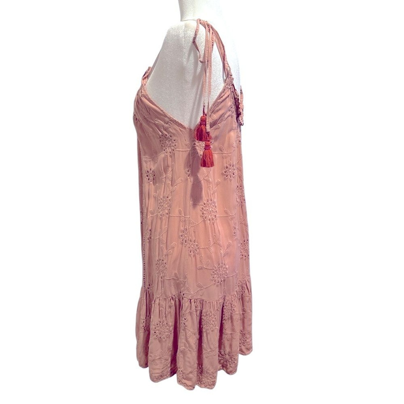MAAJI REVOLVE MAGNOLIA BOHO EYELET CHAMPAGNE BEACH COASTAL DRESS TASSELS M