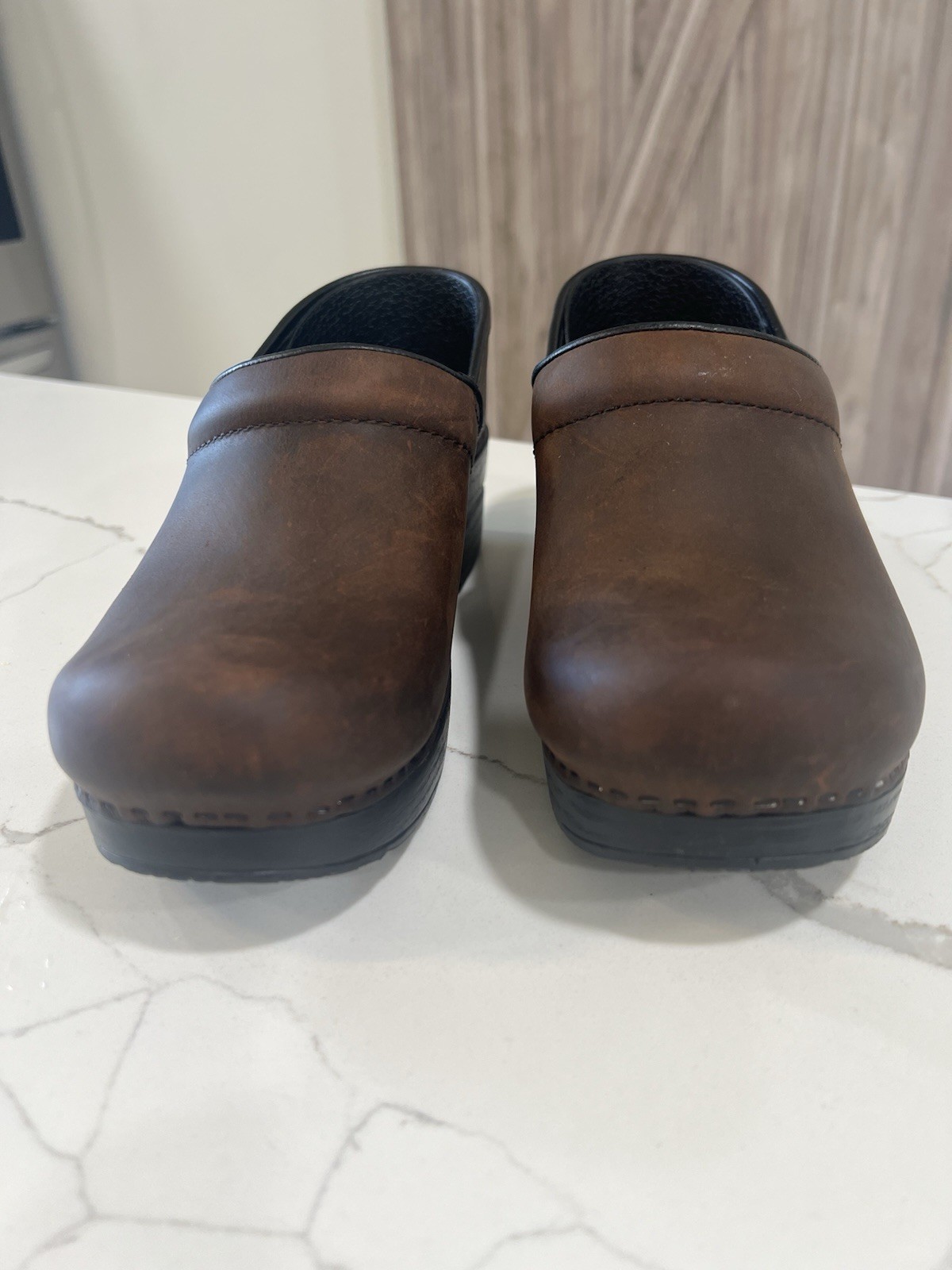 Dansko Professional Women’s Brown Leather Clogs US 7.5 Slip-On Comfort Work