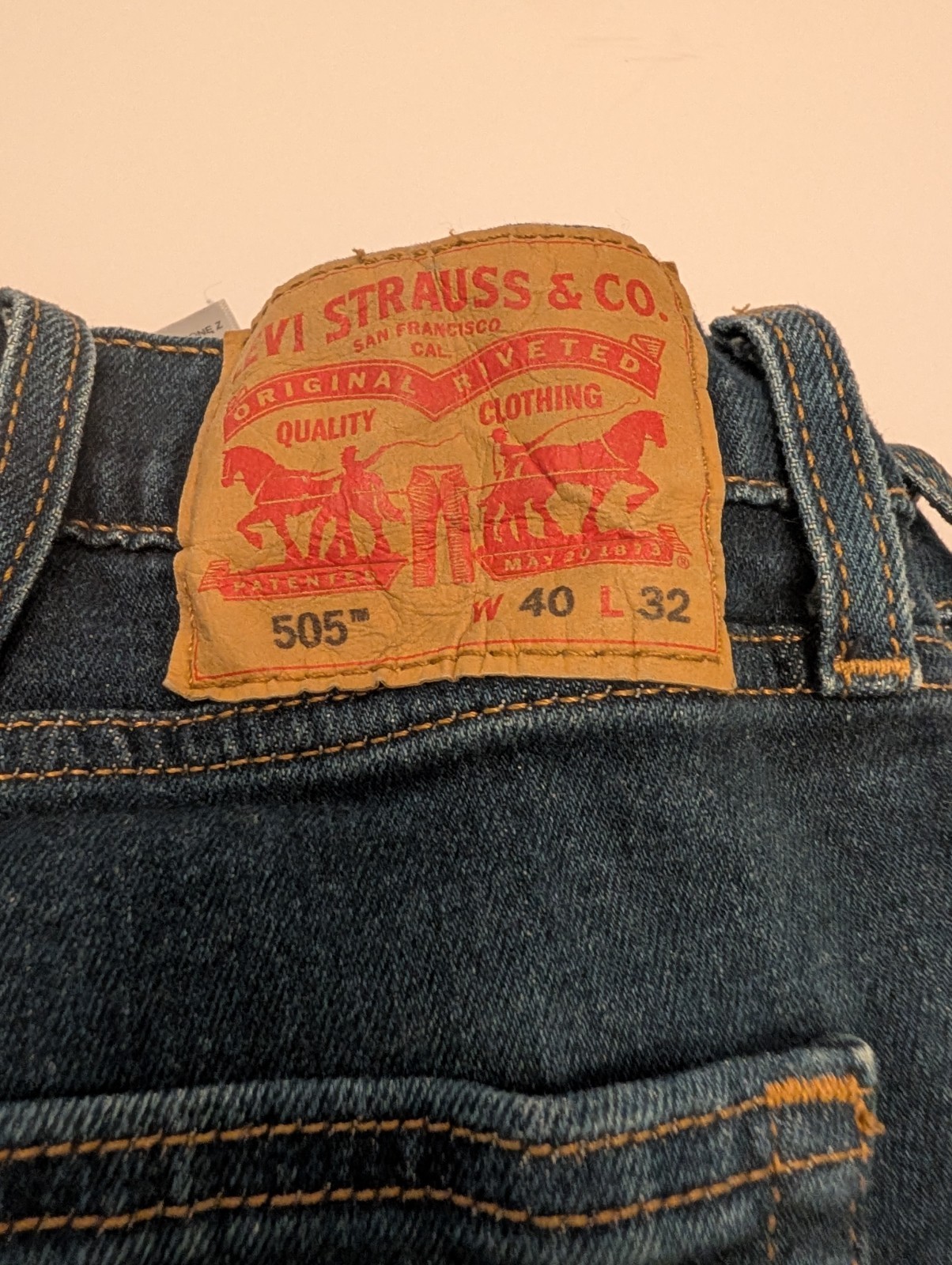 Levi’s 505 Series 40×32 Men’s Blue Denim Straight Leg Zip Button Closure Jeans