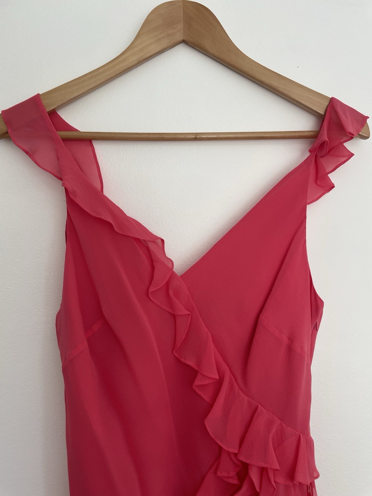 BCBGMAXAZRIA Fushia Pink spaghetti straps/ ruffles Cocktail Dress Women’s Size 6