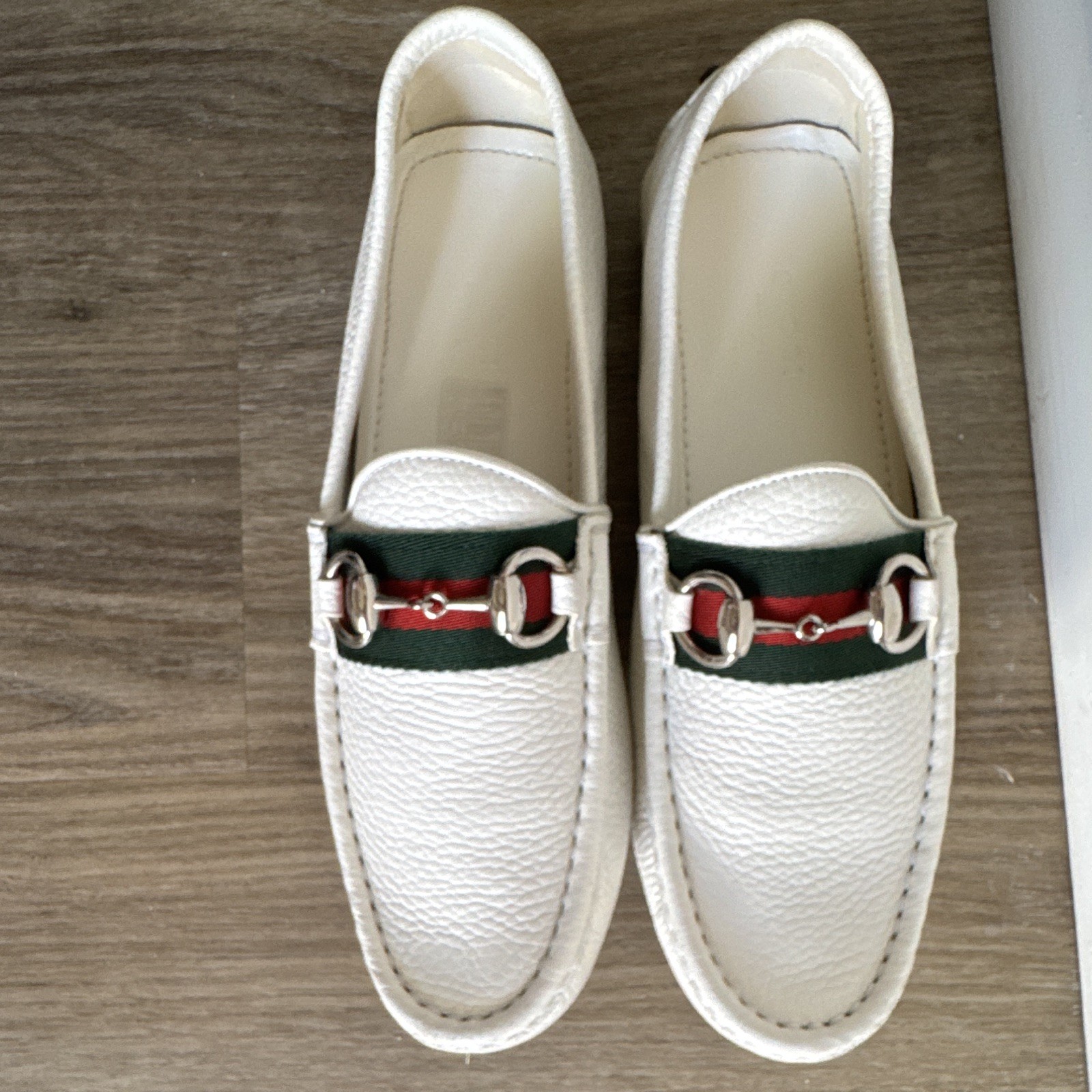 Gucci White Leather Web Stripe Slip-On Loafers Round Toe US 7 EU 37