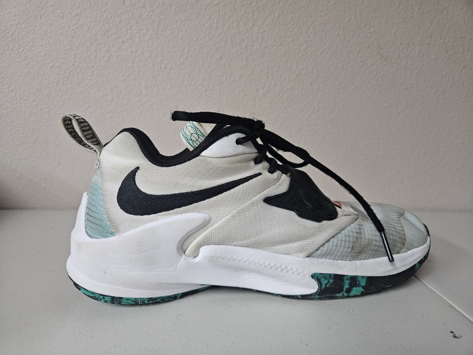 Nike Freak 3 White Black Clear Emerald Youth 7Y Giannis (DB4158 101) Shoes