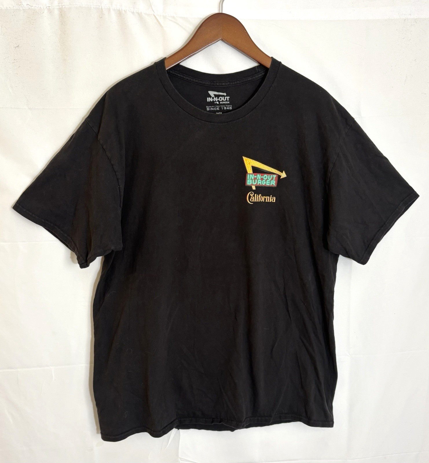 In-N-Out Burger California 2020 Men’s Size XL Mike Rider Sunset Graphic T-Shirt
