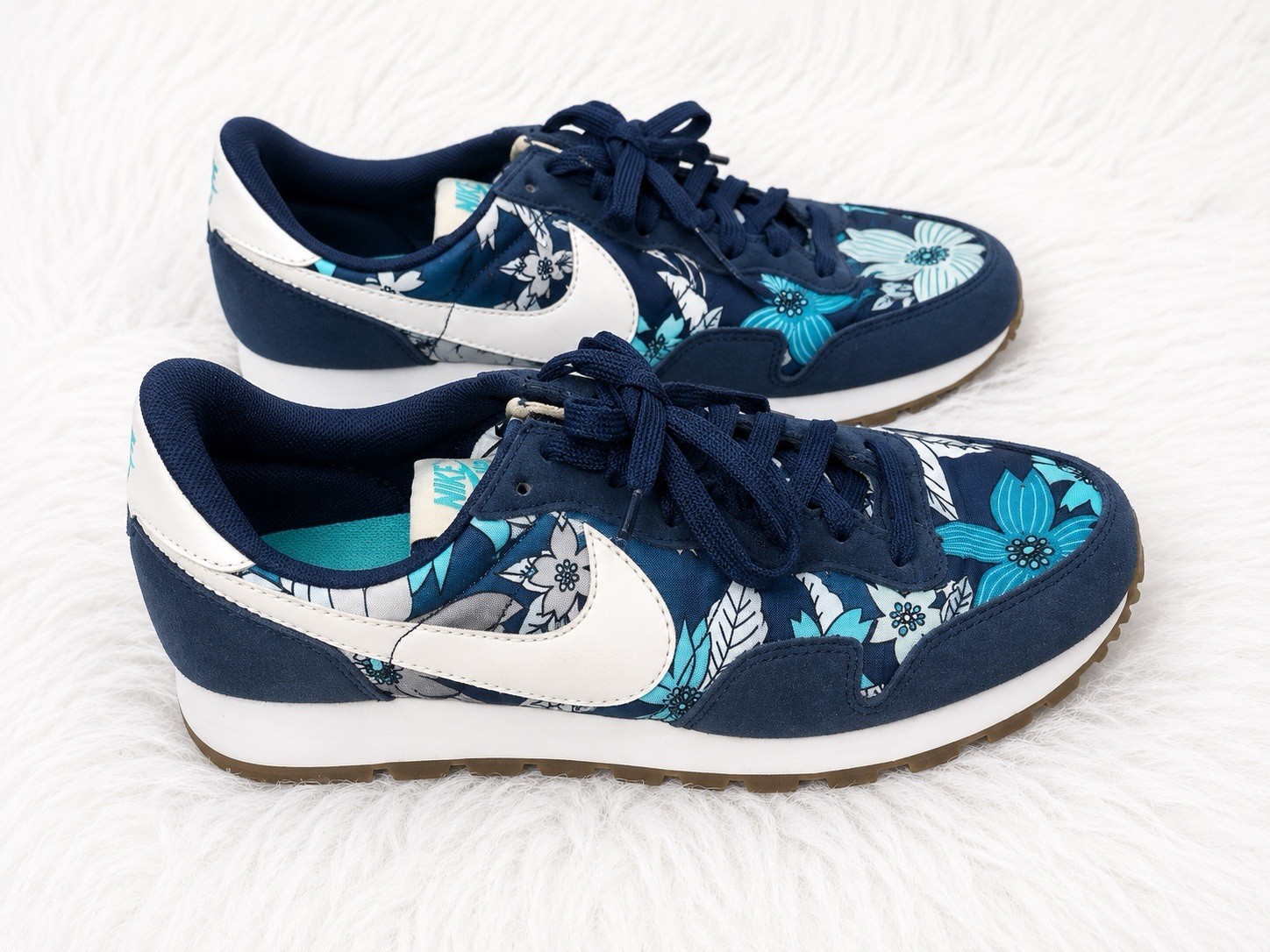 Nike MD Runner 2 Blue Floral Print Sneakers Women’s Size 8.5 Retro Casual