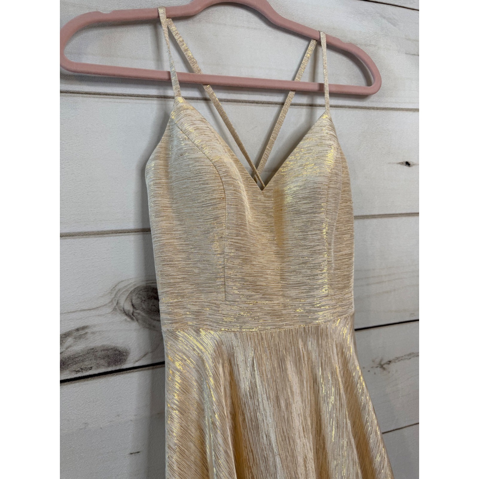 Madison James Gold Metallic Shimmer Gown V-Neck Cross Back Prom Dress Size 0