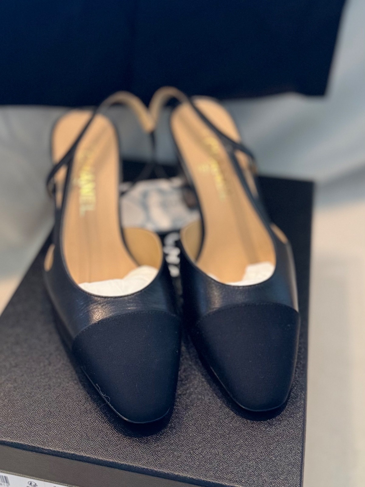 Chanel Leather Slingback Shoes Flats Heels Size 39 (8-8.5 US) Black