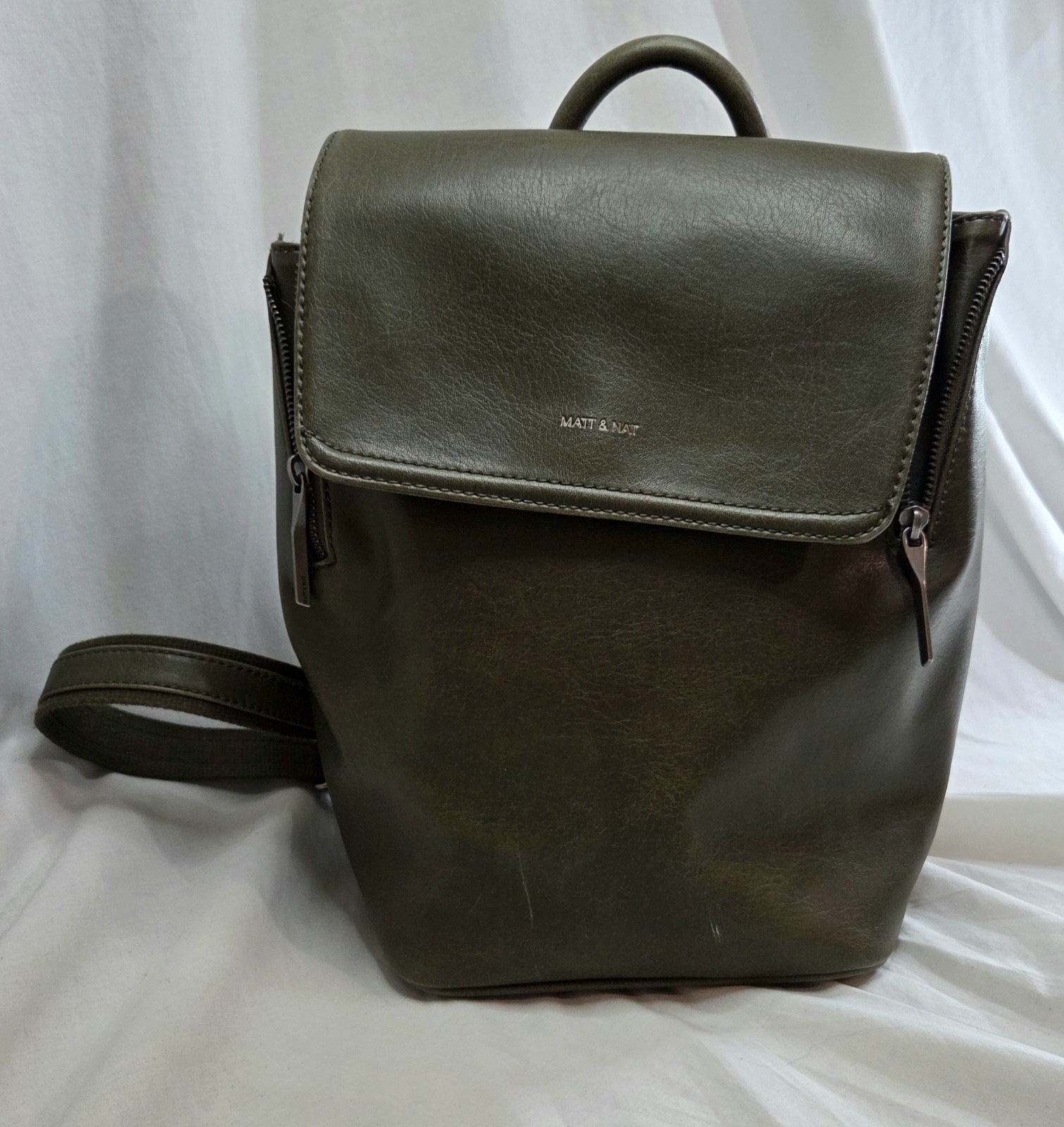 Matt & Nat Vegan Leather Flap Women’s Backpack-Black-Classic-Designer-Luxury