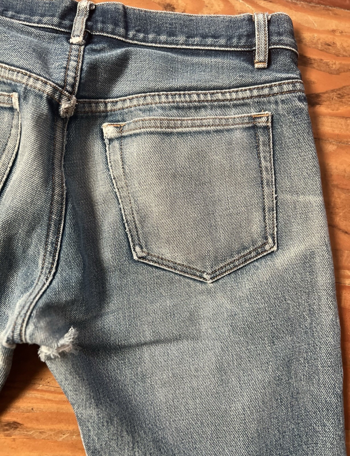 A.P.C. Men’s Straight Fit Medium Wash Blue Denim Jeans Distressed Size 30