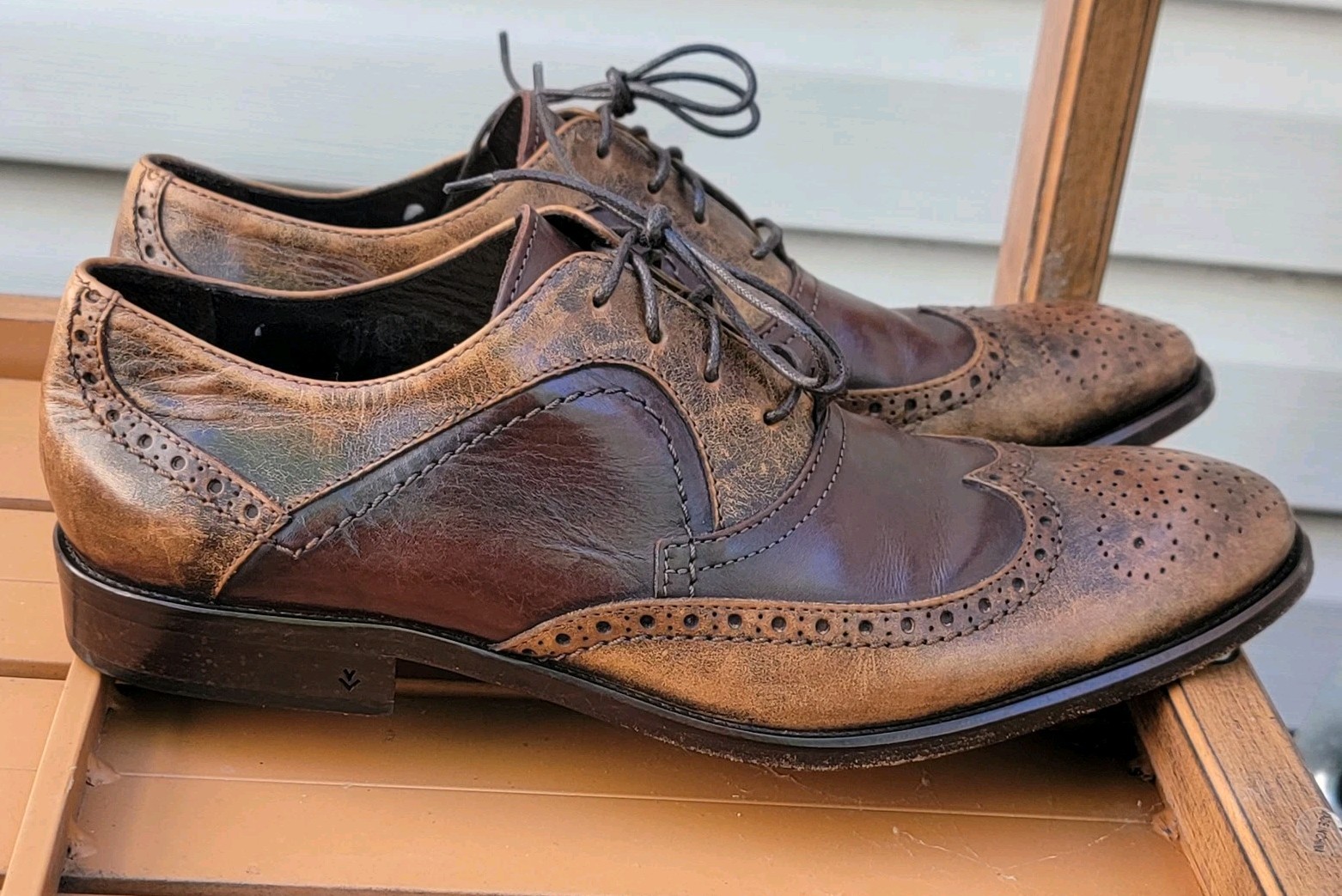 John Varvatos Ss 9.5 Luxe dress shoes two-tone, burnished leather wingtip