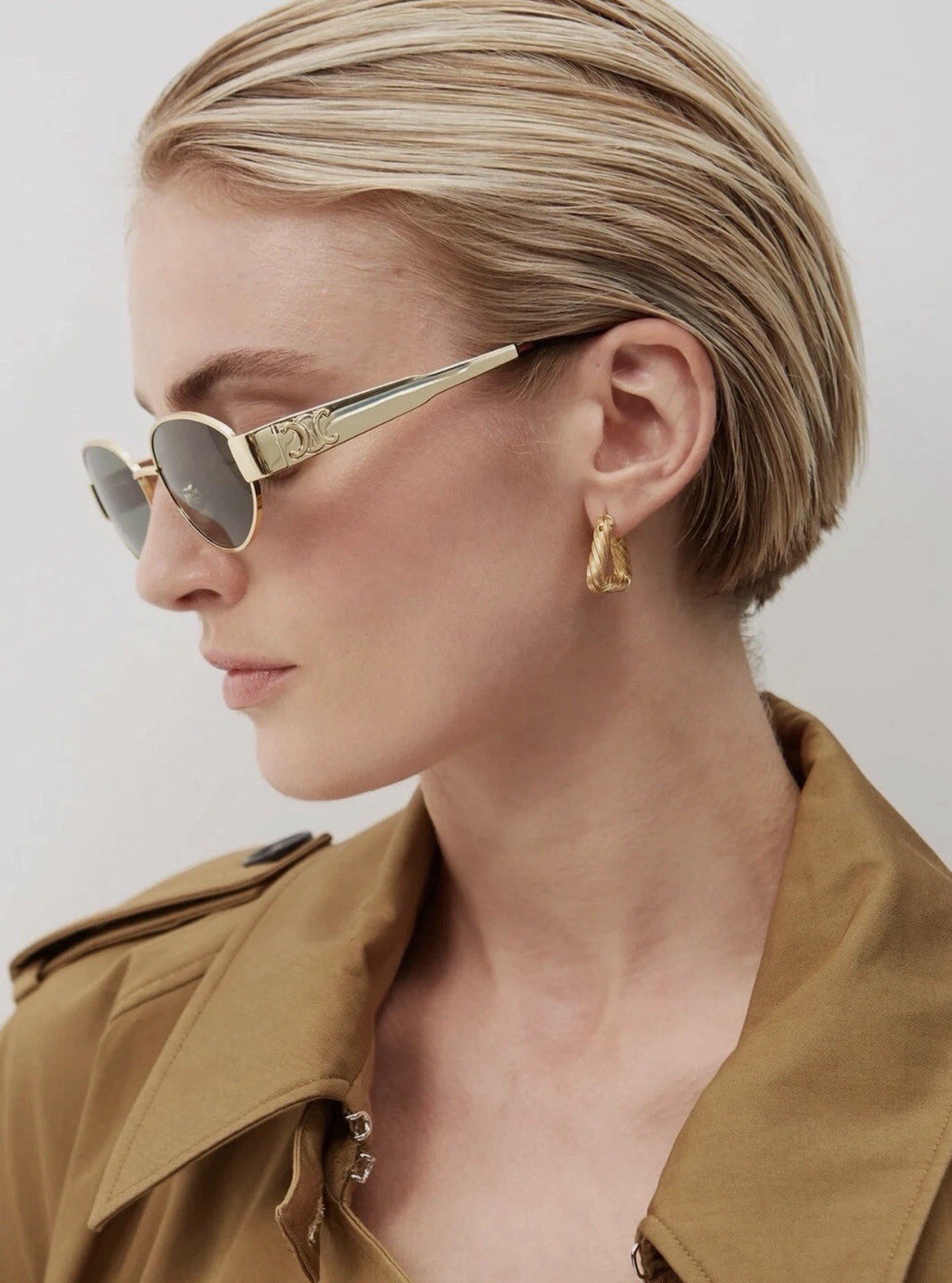Celine CL40235U 30N Triomphe Metal Oval Sunglasses Gold Green Lens AUTHENTIC