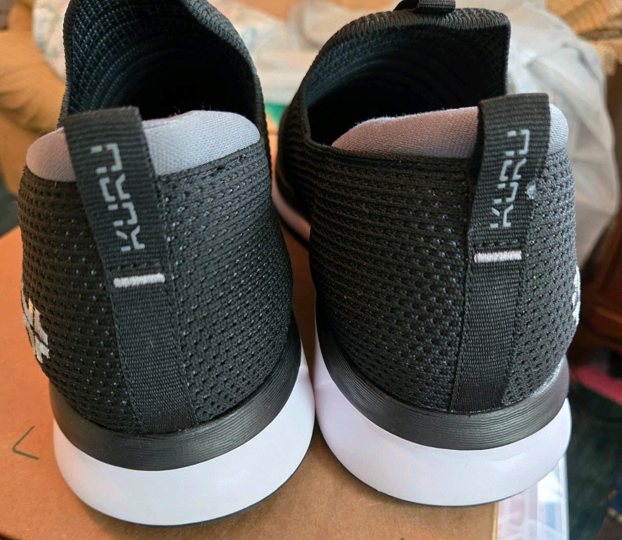 KURU ATOM Slip-On, Jet Black/slate gray, Mens 11.5B Medium US