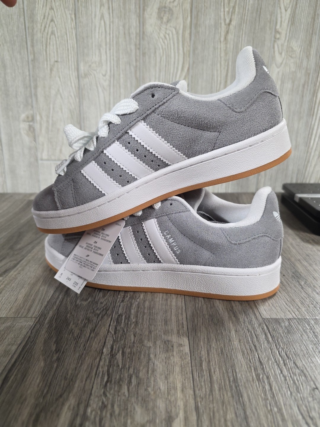Adidas Campus 00s J Sneakers Suede Gray White Gum Boys Size 5 1/2 D NEW NO BOX!