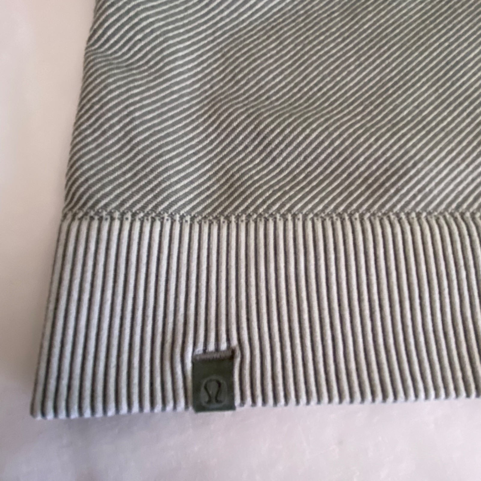 Lululemon Rest Less Cropped Half Zip Top Women 8? Green Long Sleeve Pullover