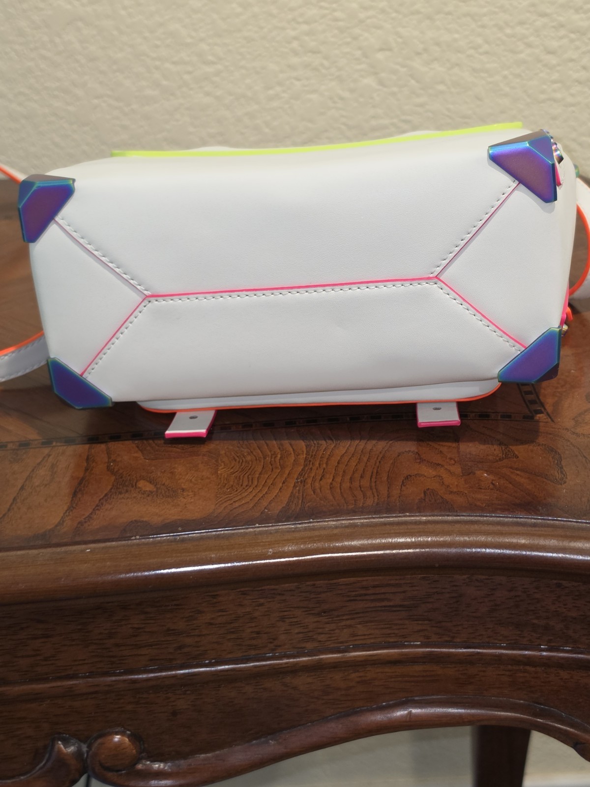 MICHAEL KORS MANHATTAN MEDIUM WHITE NEON CROSSBODY SCHOOL SATCHEL BAG