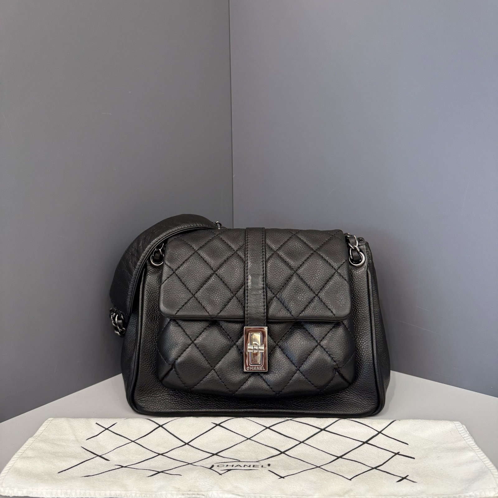 Chanel Quilted Flap Bag Black Grained Calfskin (kc033026b9)