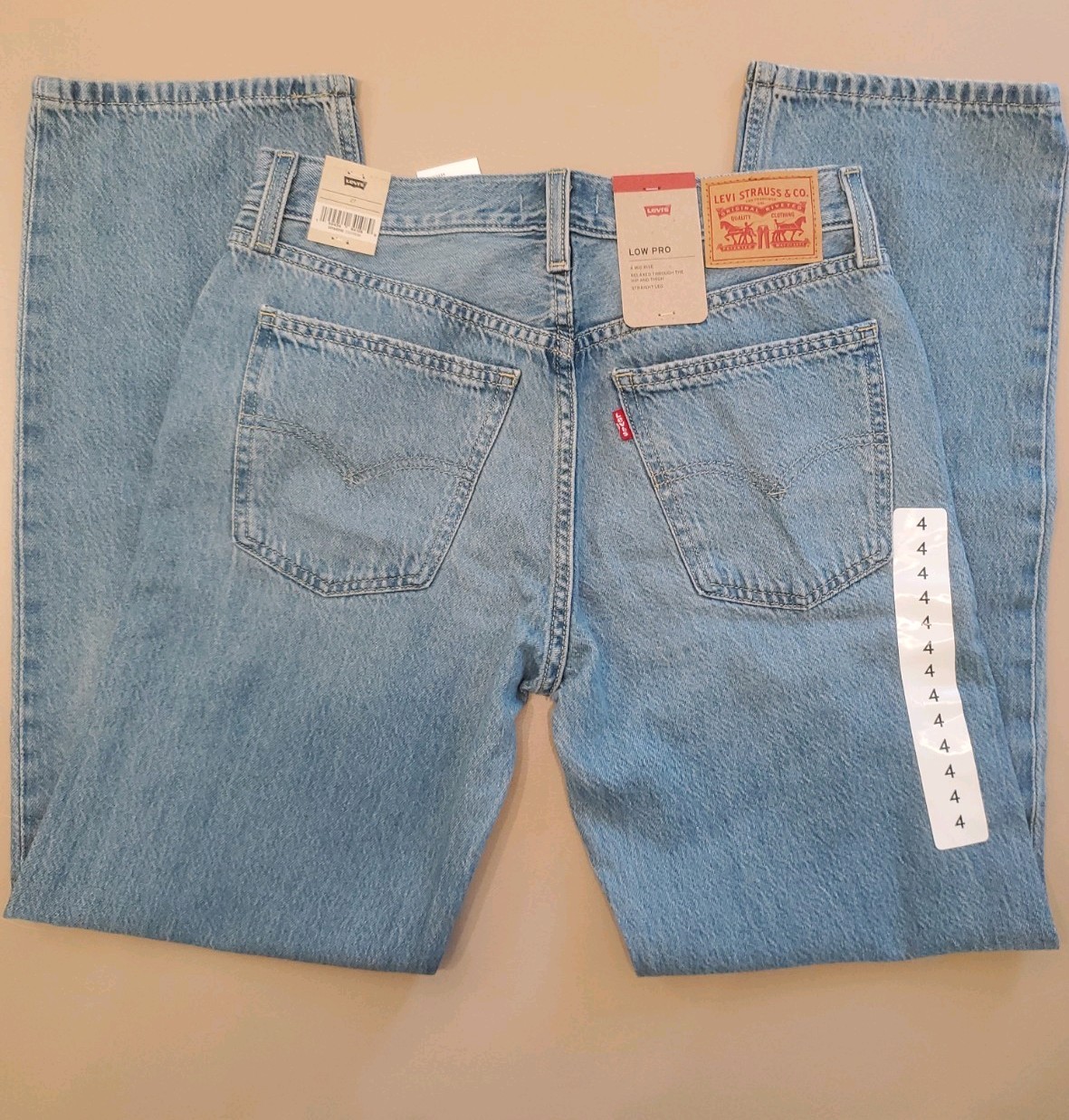 Levi’s Women’s Low Pro Mid Rise Jeans , Straight Leg , Medium Wash Size 27 NEW