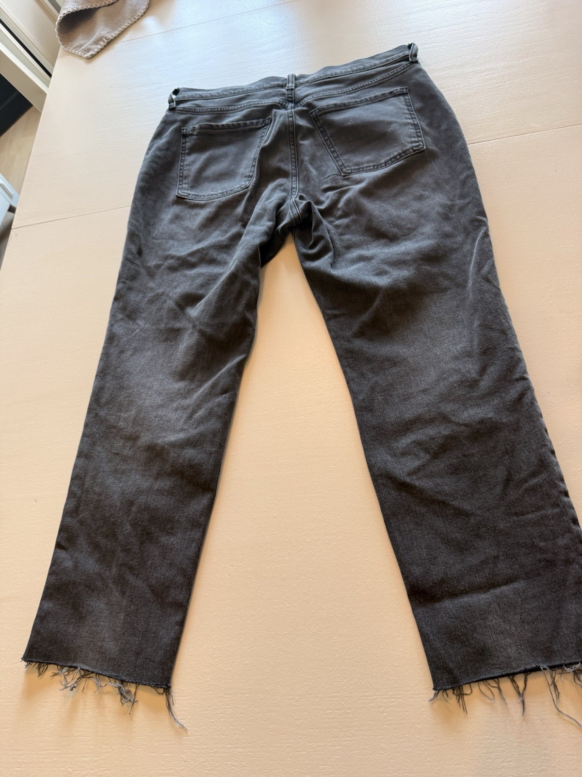 Old Navy Women’s Black Boyfriend Denim Jeans Mid Rise Charcoal Wash Distressed 8