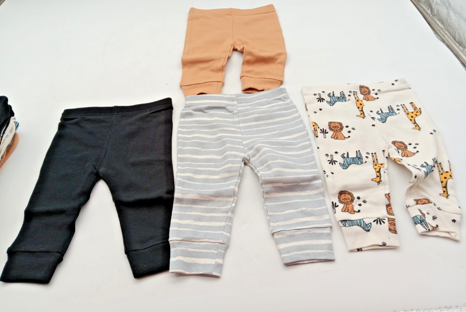 THE PEANUTSHELL | 0-3m | BABY LAYETTE GIFT SET | 30 PIECES | Neutral