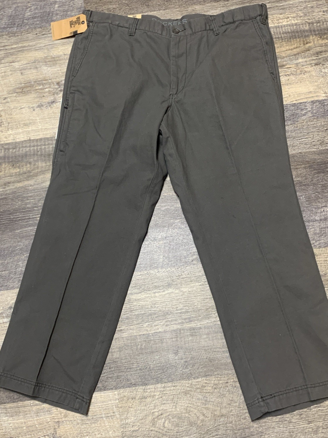 Dockers Men D3 Classic Fit Ultimate Cargo Gray Pants Size 42×30 New With Tags