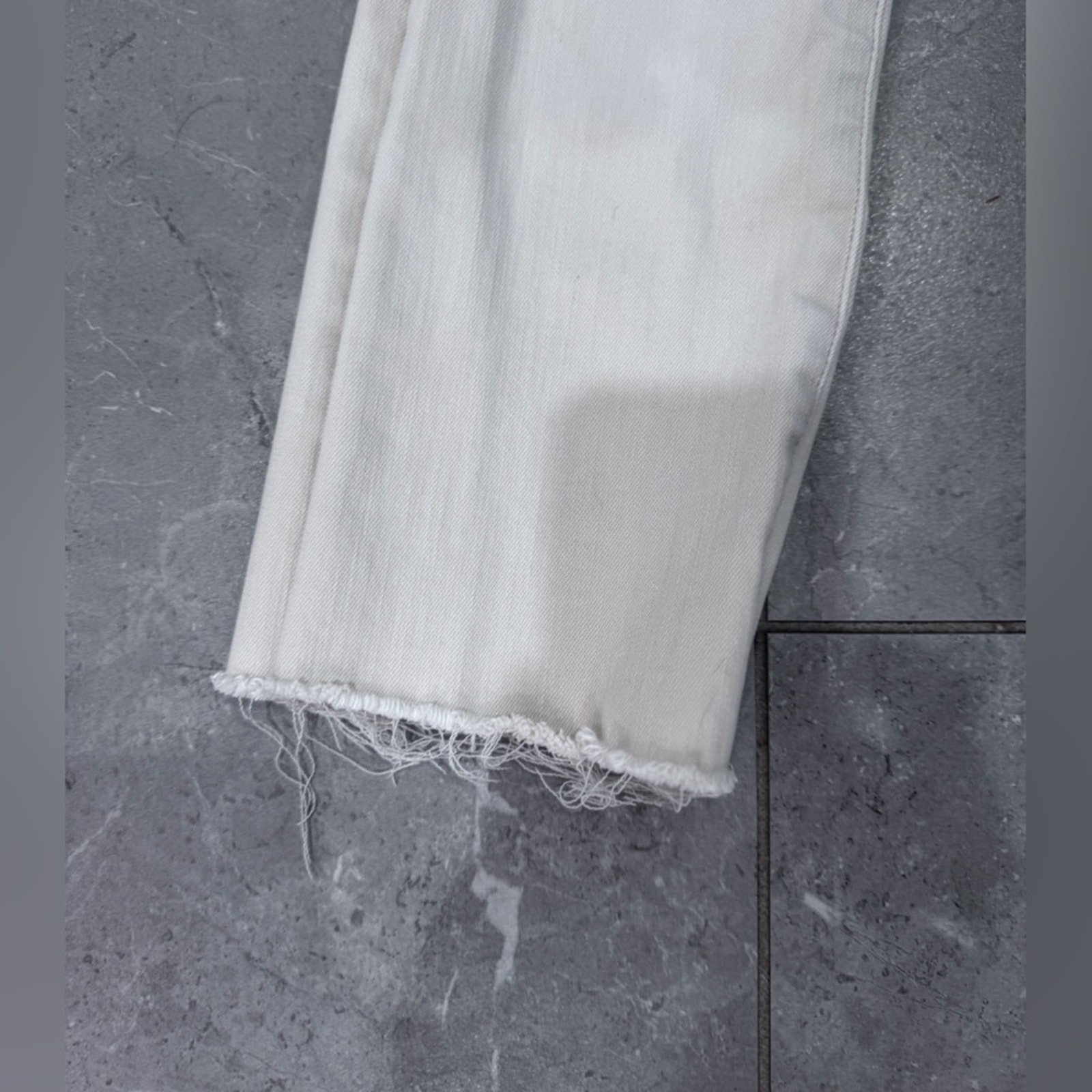 EUC Pistola Off-White Flare Jeans, size 24