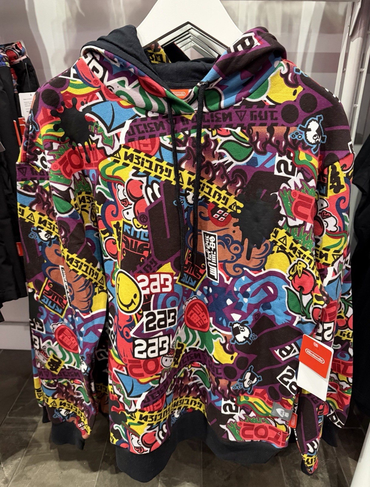 Nintendo New York Exclusive Splatoon Crossing Graffiti Hoodie NWT Paint Splat