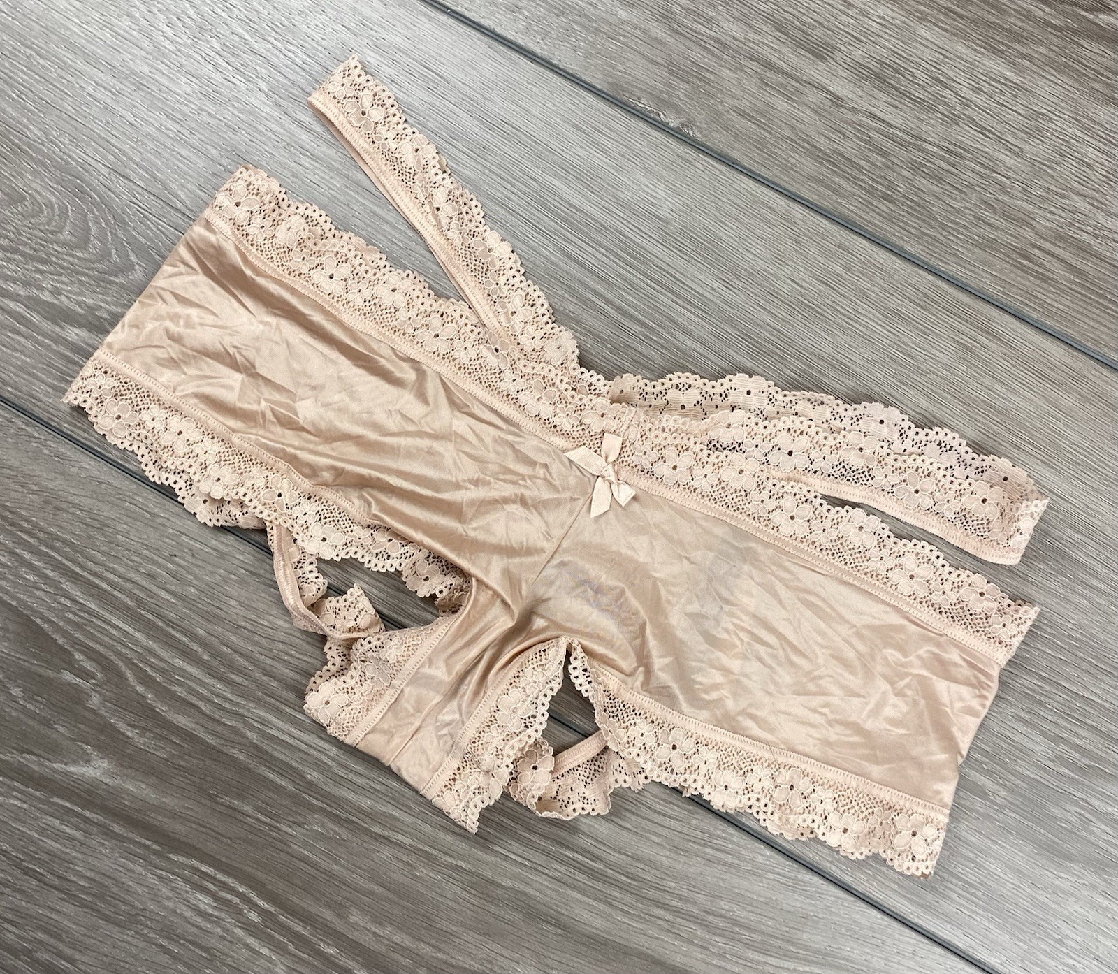 Victorias Secret Strappy Cheeky Lace Trim Satin Panties Nude Size Large New