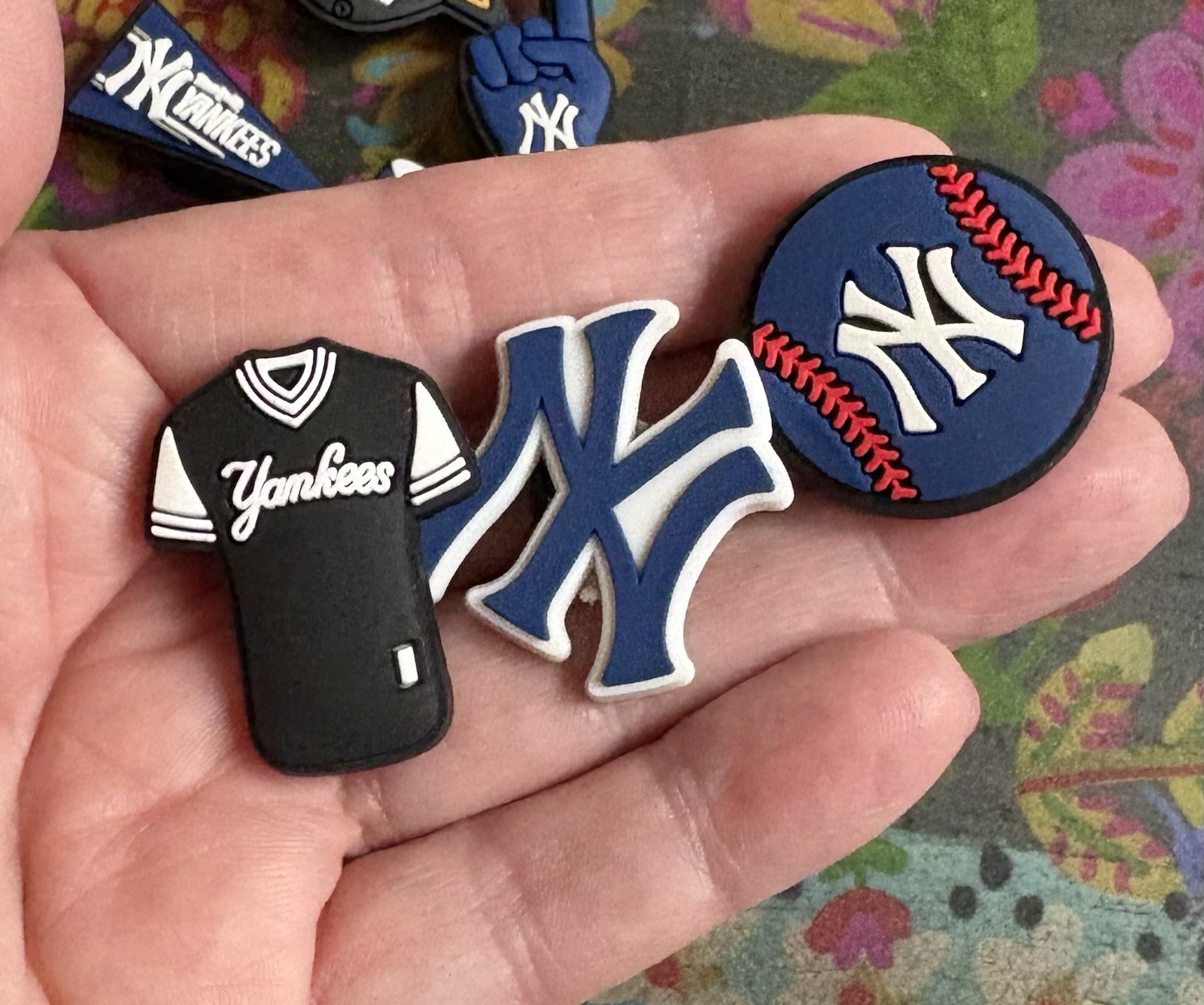 10 Piece NEW YORK Baseball Team Shoe Charms Clog Decorations PVC NEW