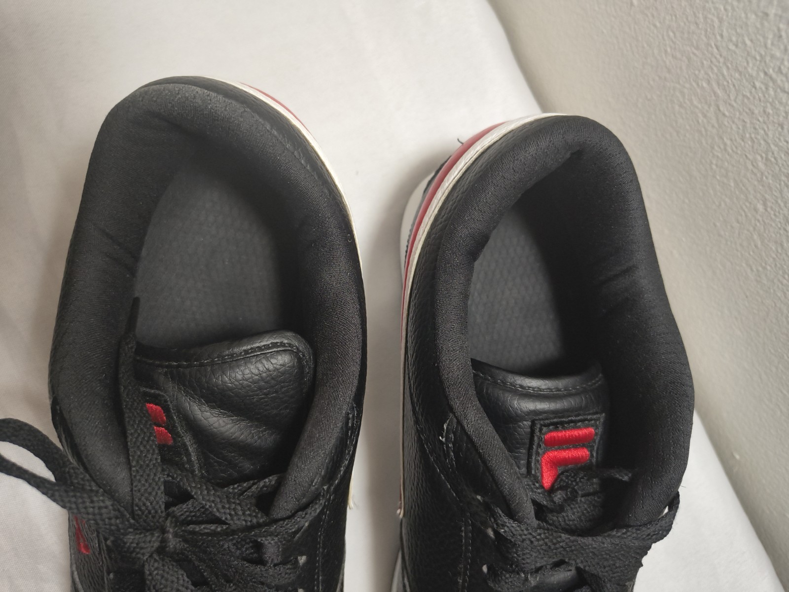 Fila A-Low Top Black Red White Sneakers Size 11.5 Men’s Basketball Shoes (Used)