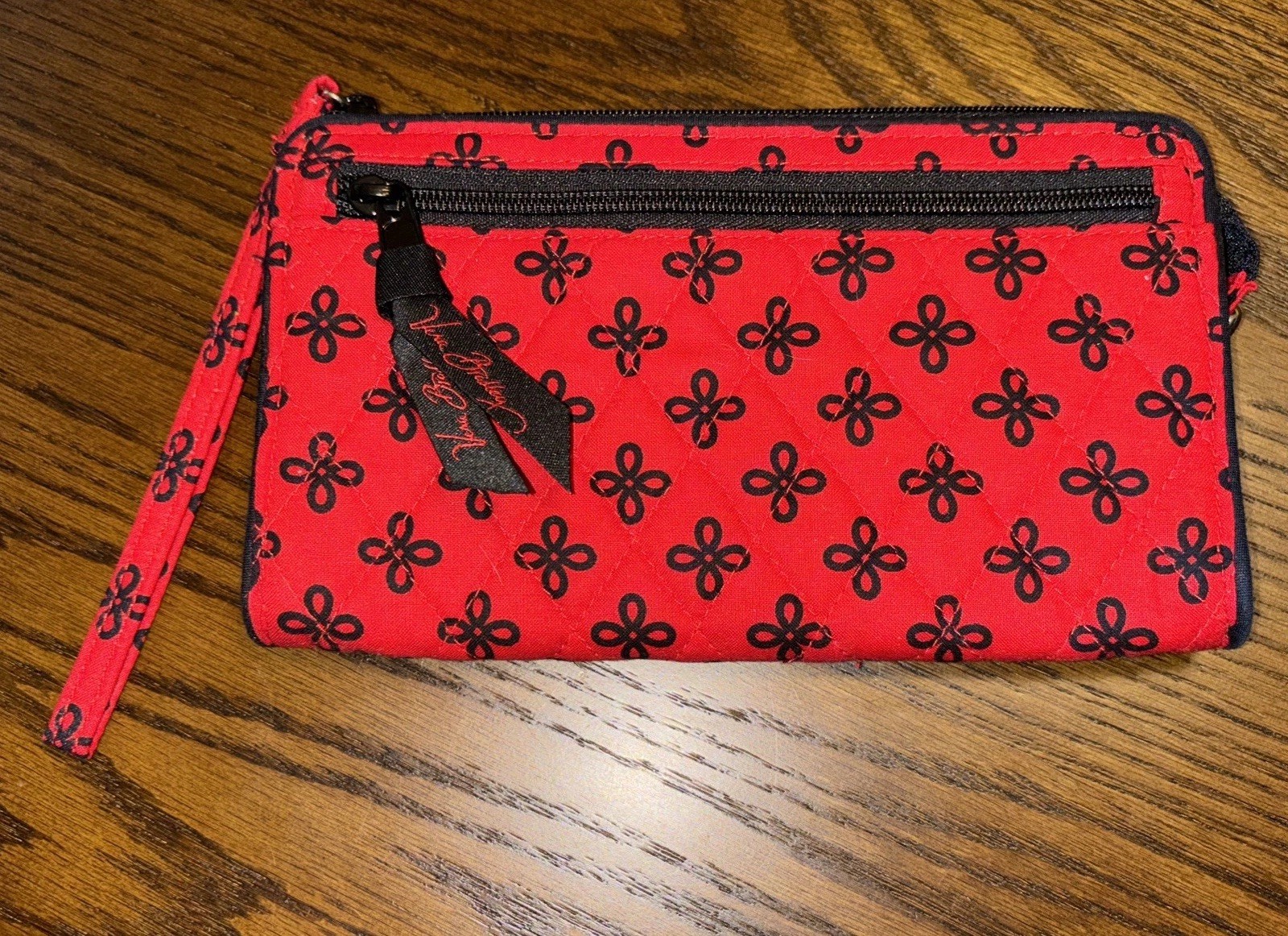 Vera Bradley Front Zip Wristlet Clutch Handbag Red Black Mini Concerto New