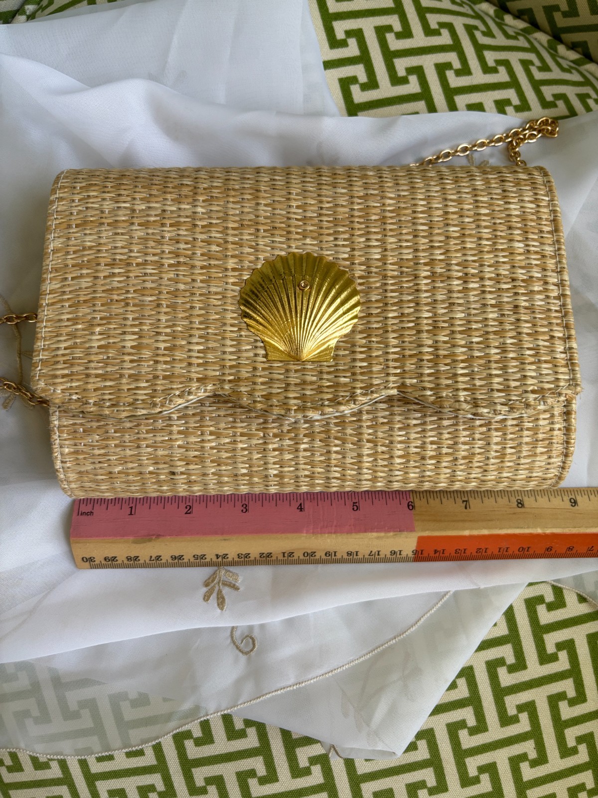 LISI LERCH Nautical Scalloped Straw CLUTCH Or Crossbody Seashell Emblem