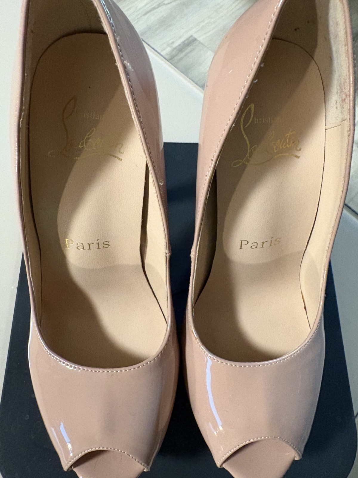 Christian Louboutin Sz 39 New Very Prive Heels Red Bottom Nude Patent Leather