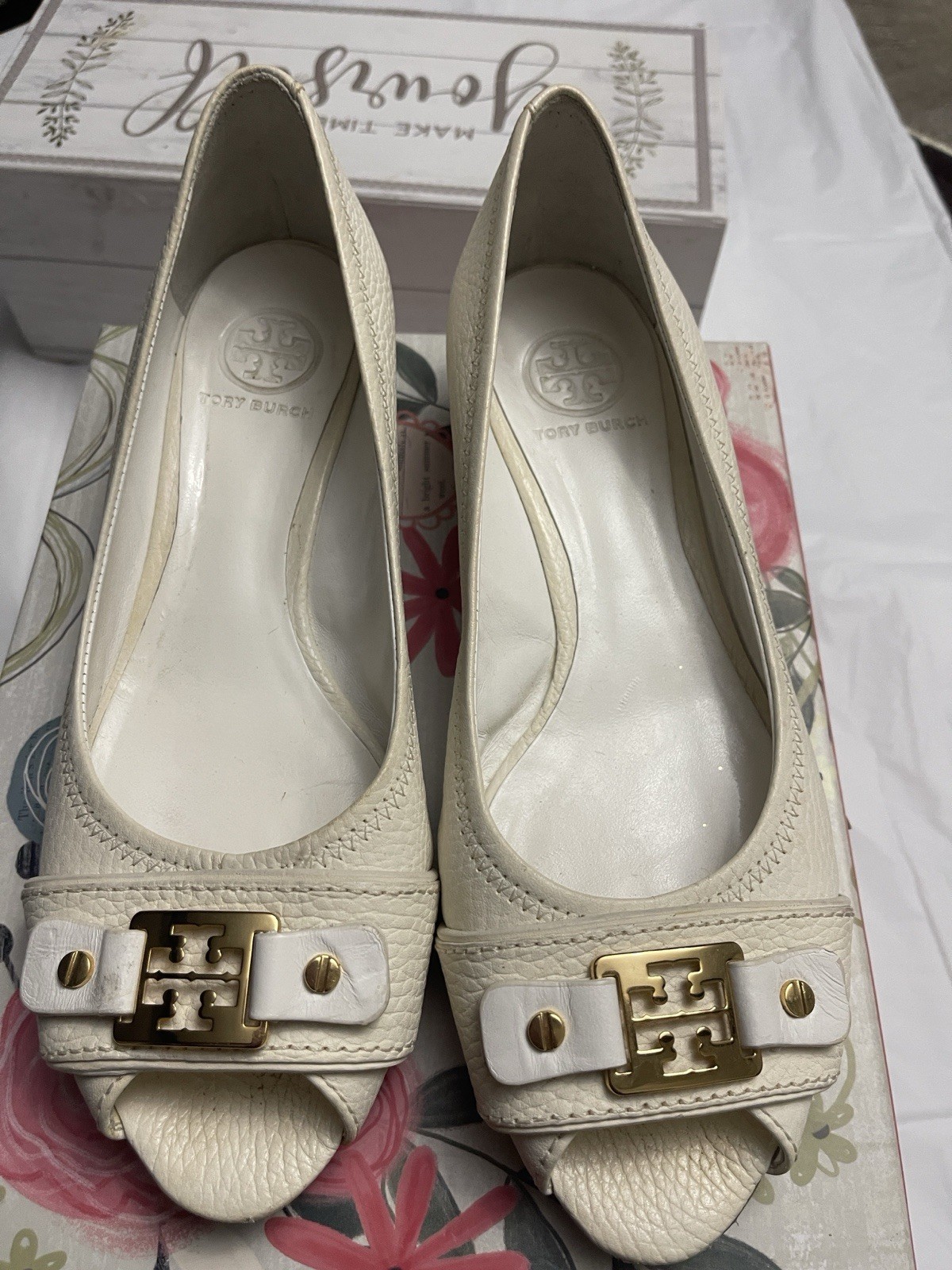 Tory Burch Women’s Ivory Leather Peep Toe Wedge Heels Slip-On Logo Size 8
