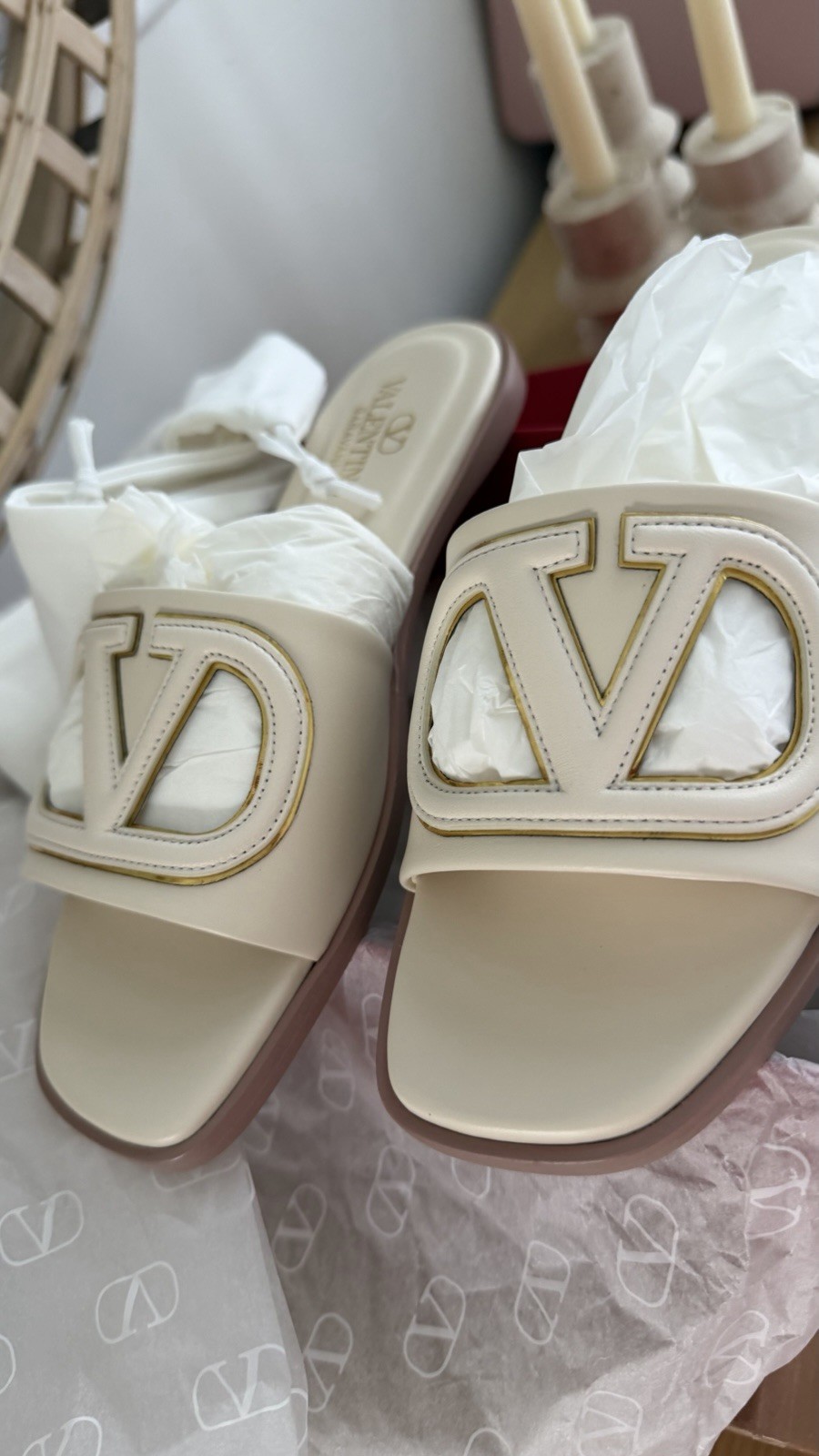Valentino Garavani VLogo Beige Leather Slide Sandals Women’s EU 36