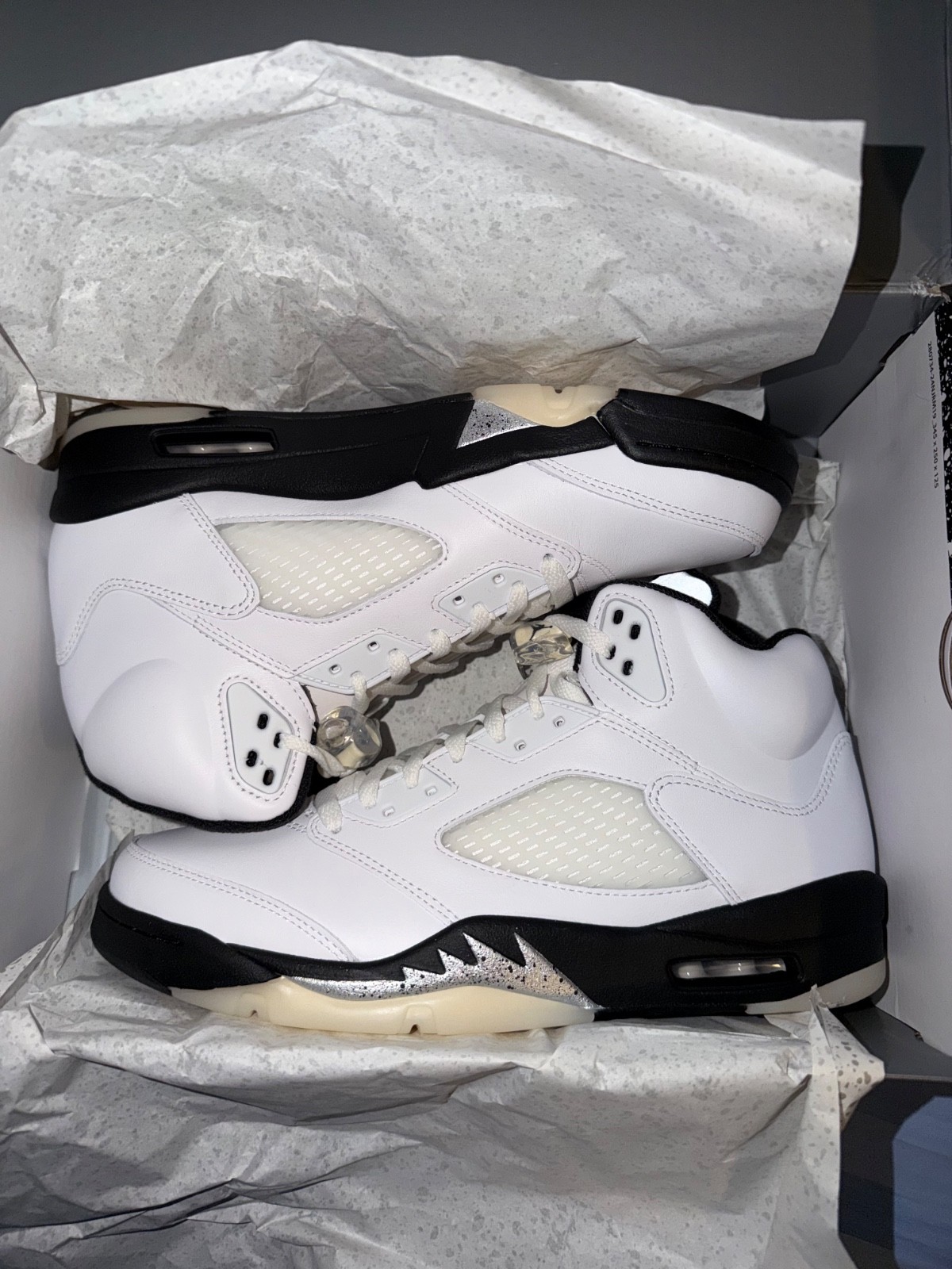 Jordan 5 Retro “White And Black” Sail Men Size 10 new with box