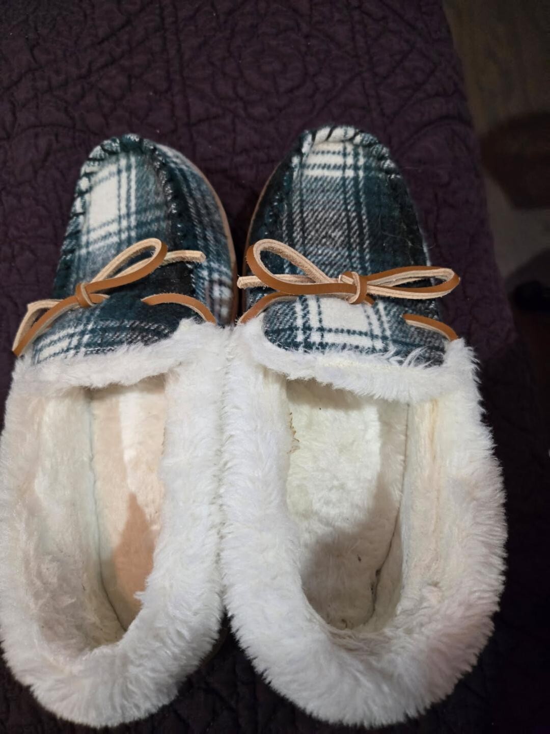 Women’s Sonoma Slipper’s Size (S) 6 – 7 rubber soles