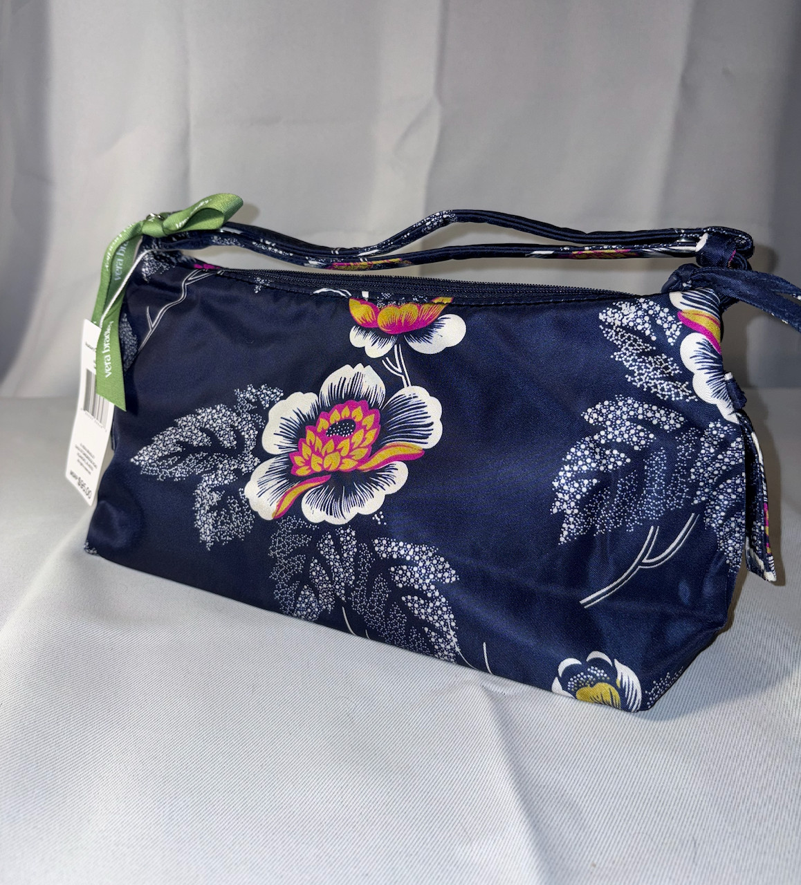 NWT * VERA BRADLEY * ROXBURY CRESCENT SHOULDER BAG *