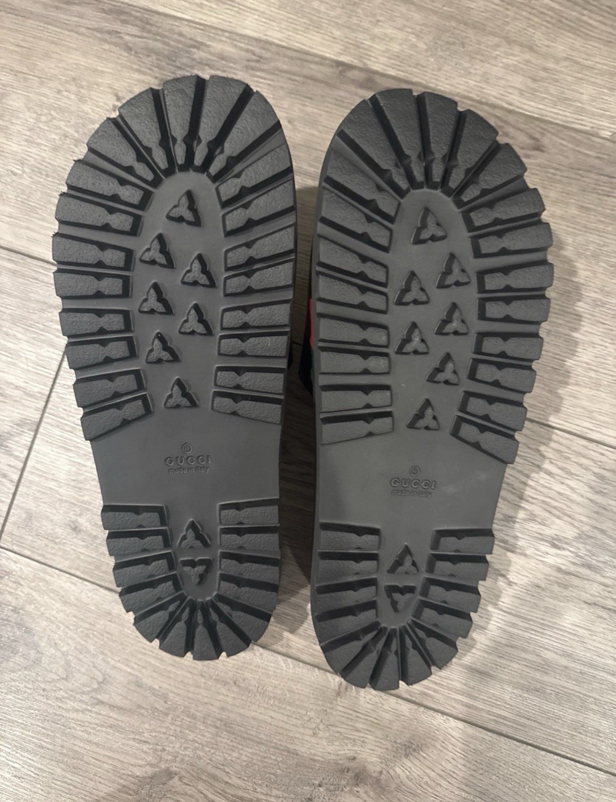 Gucci Men’s Leather Slide Sandals Black w/ Green Red Web Stripe Logo, 9