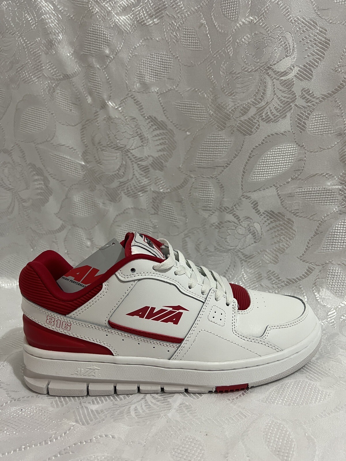 AVIA BASKETBALL WHITE RED 816 RETRO LOW TOP OLD SCHOOL 880 LEGACY